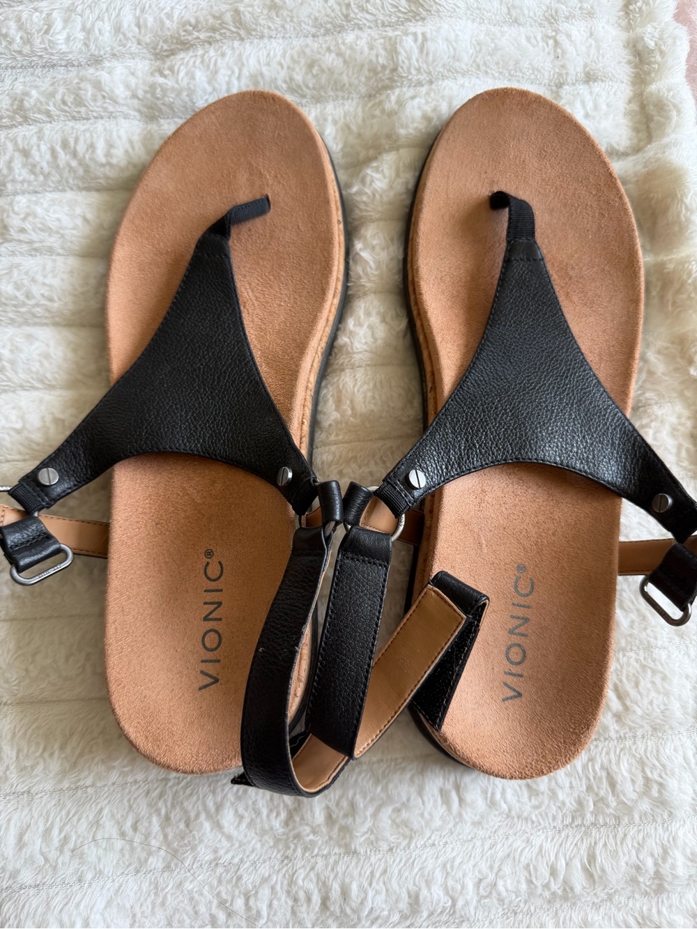 Vionic Black Leather Toe-Post Sandals with Tan Footbed